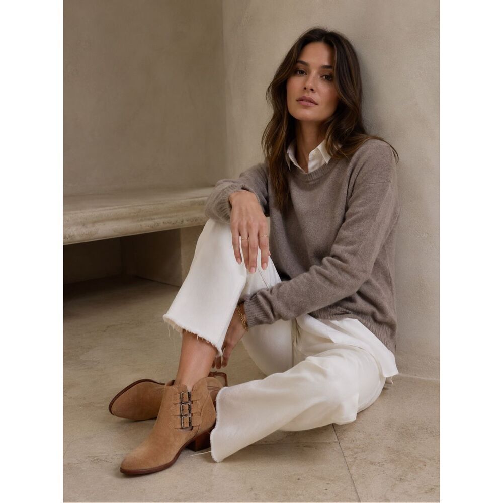 Nearly new FRYE Ray Belted Suede Ankle Booties Camel Leather Western Luxe Heel S